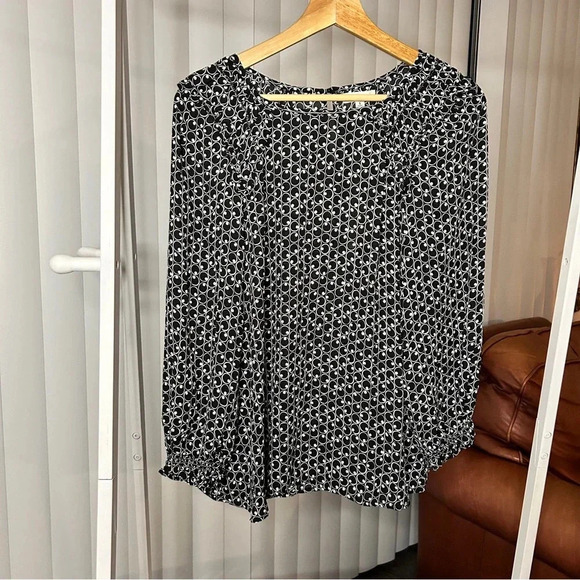 Max Studio Tops - NWT - Max Studio Geometric Print Blouse - Size S